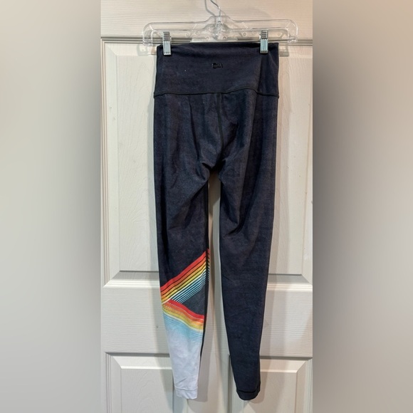 NWOT WITH High Waist Reversible Navy Rainbow Leggings Indigo Roller Girl Medium - Picture 1 of 14